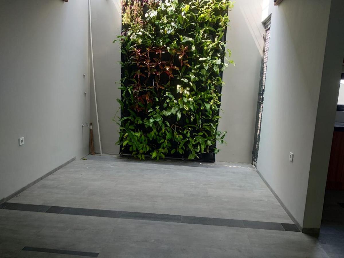 Reddoorz Plus Near Radio Dalam 3 Cakarta Dış mekan fotoğraf