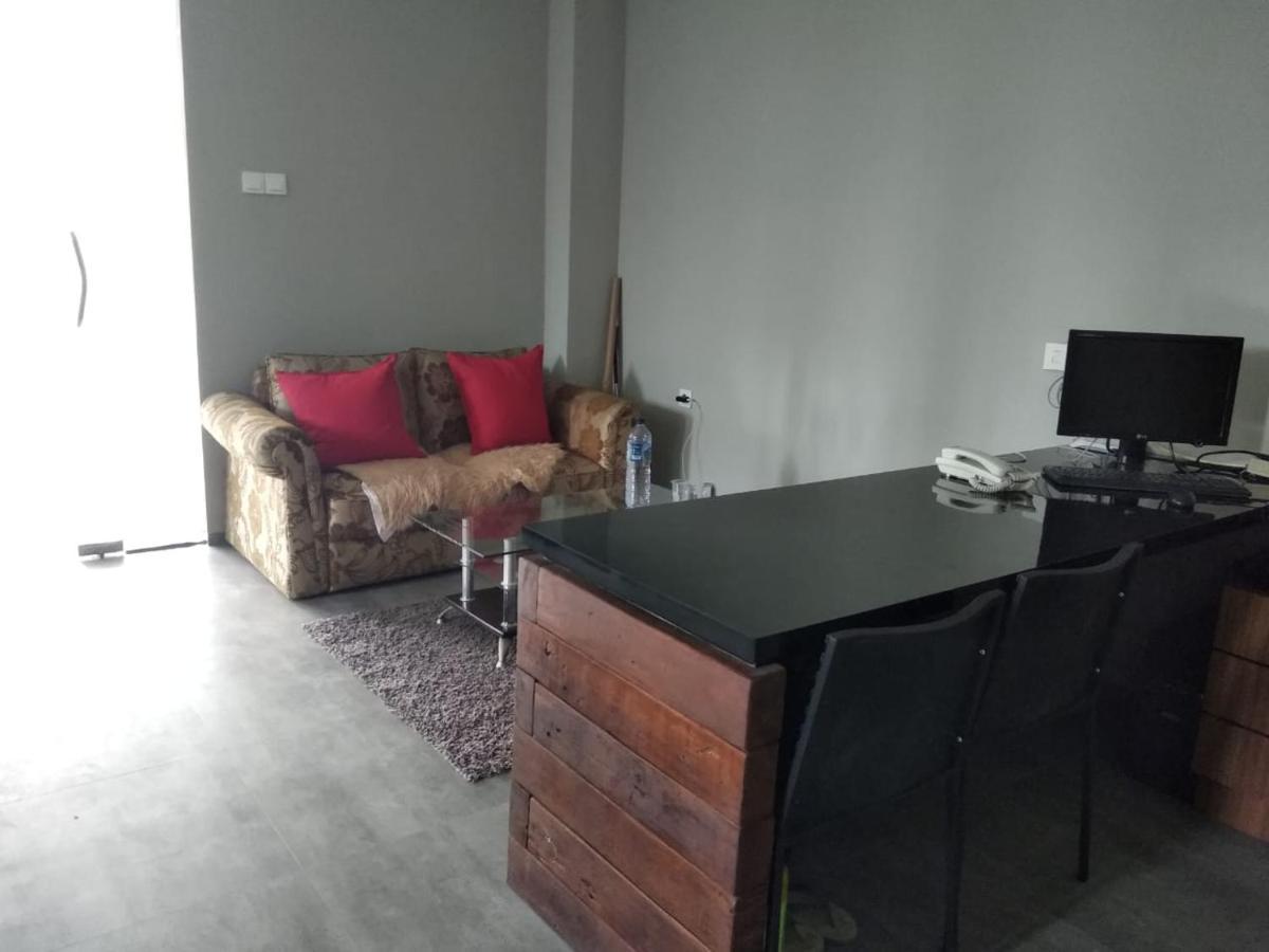 Reddoorz Plus Near Radio Dalam 3 Cakarta Dış mekan fotoğraf