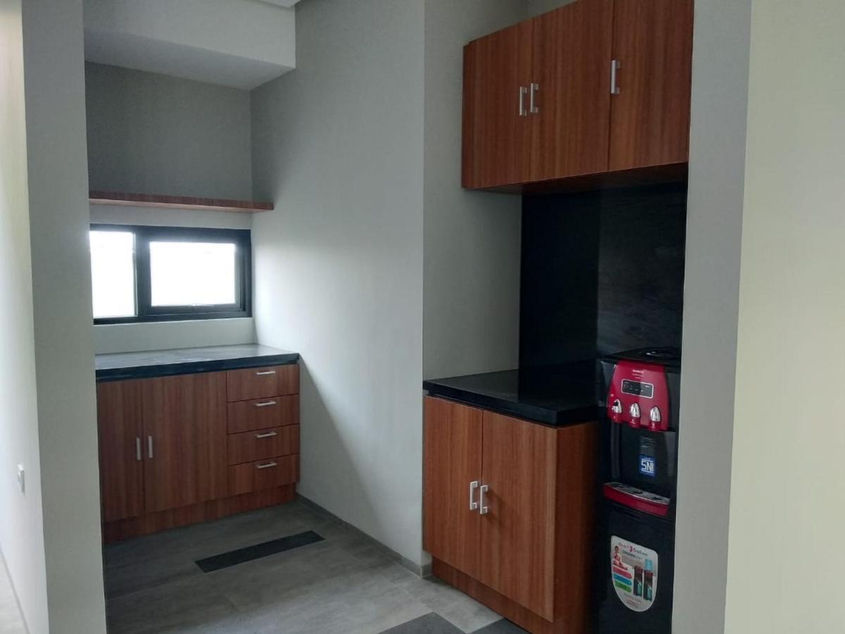 Reddoorz Plus Near Radio Dalam 3 Cakarta Dış mekan fotoğraf