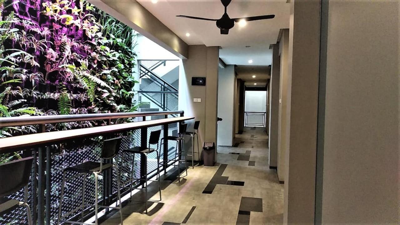 Reddoorz Plus Near Radio Dalam 3 Cakarta Dış mekan fotoğraf