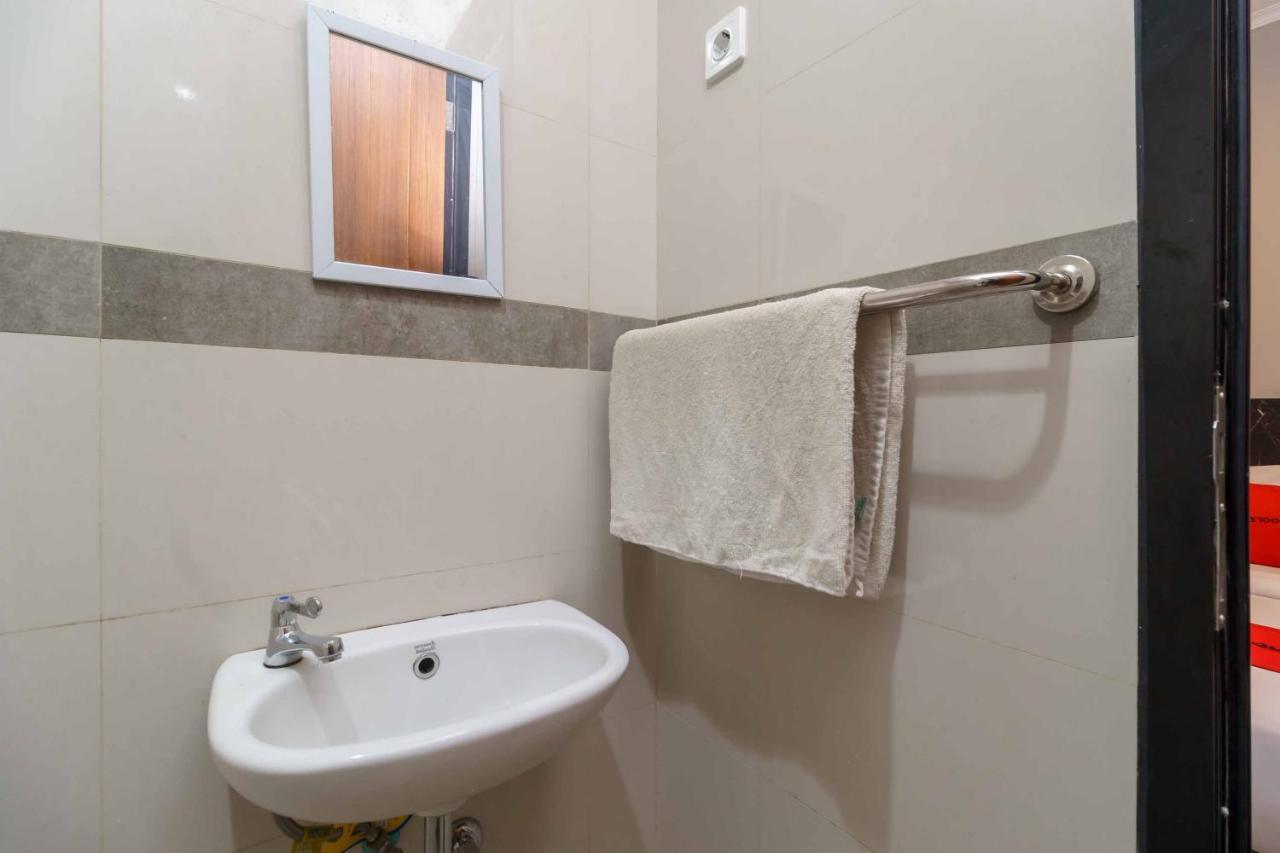 Reddoorz Plus Near Radio Dalam 3 Cakarta Dış mekan fotoğraf