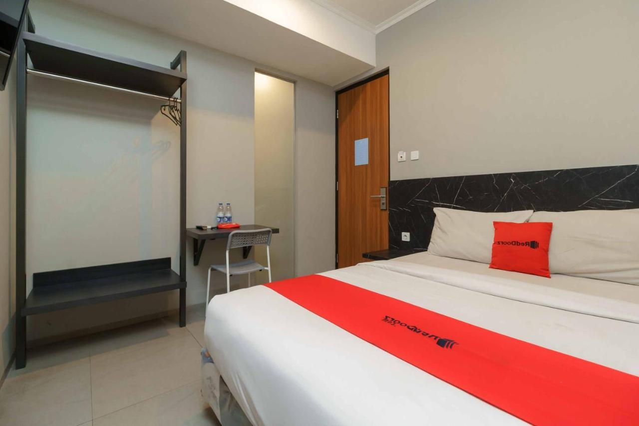 Reddoorz Plus Near Radio Dalam 3 Cakarta Dış mekan fotoğraf